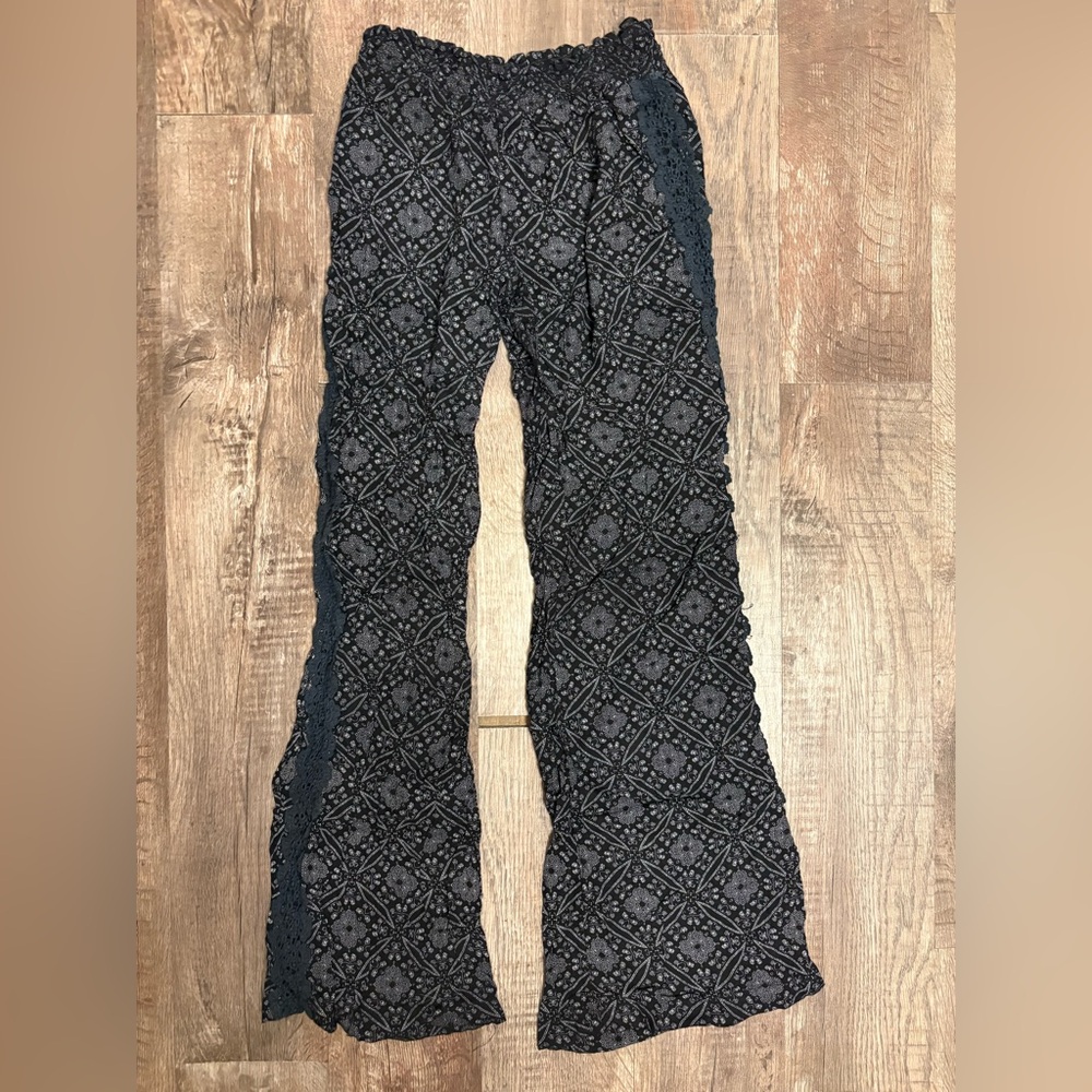 LA Hearts Black and Gray Patterned Pants size: S